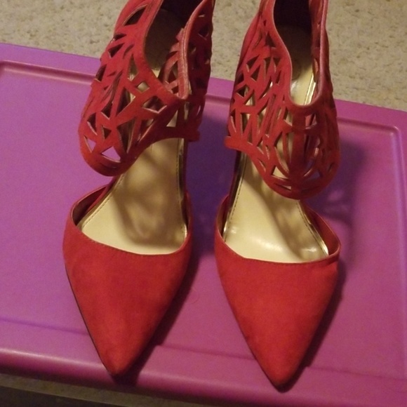 Heels - Picture 1 of 2